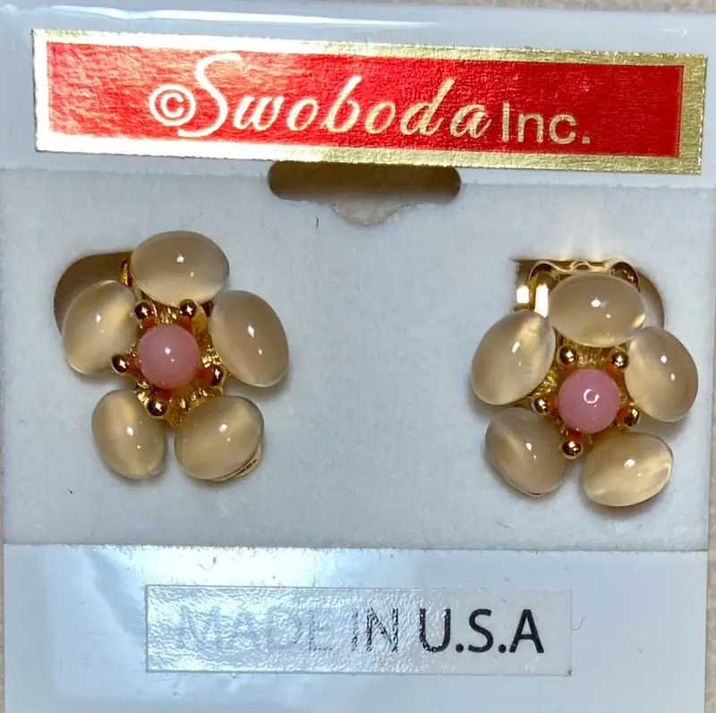Swoboda Ring — Moonstone, Coral